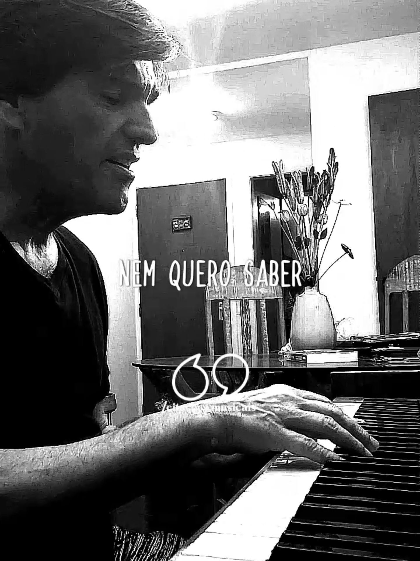 🎵 Perigo 🎤 Nico Rezende 💬 (Nico Rezende / Paulinho Lima) #CitacoesMusicais #Musica #MusicaBoa #MusicaBrasileira #TrechoDeMusica #TrechosDeMusicas #LetraMusica #LegendaMusica #MusicaLegendada #NicoRezende #Perigo