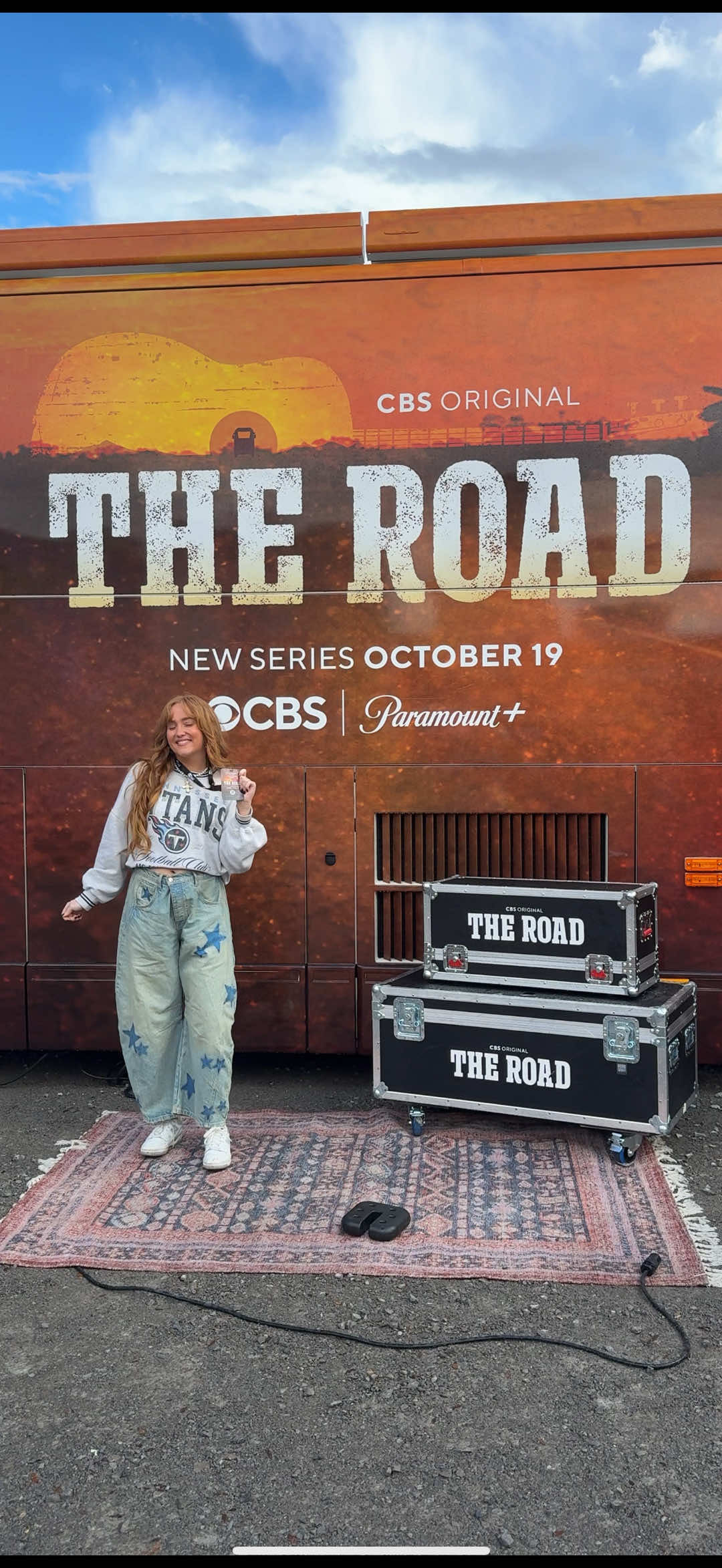 Send this to someone you want to watch this show with 😍 I am so excited to watch and root for @Cassidy Daniels !!  A huge thank you to @The Road CBS @CBS Studios for having us out today and helping me finally get to see a Titans game after 5 years living in Nashville!! ✨ #nashvilleinfluencer #nashvillecontentcreator #nashvilletn #tennesseetitans #titanup 