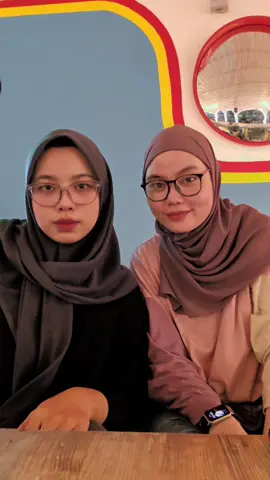 tiktok dance pertama kita 🤣 @bubbleezzzzzzzz #fyp #tiktoktrend #tiktokdance 