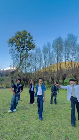 Dhokadhadi DC by : @💎prayash_ale_magar💎 samadhi ❤️ @REMBO STAR @_sonizio.ii.ii.iv_ @Rajutamang @👑 Young_Boy 👑 #dance #trend #foryou 