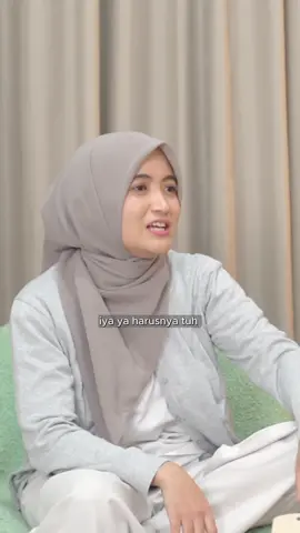 Harusnya manggil apa ya? Obrolan ngawang hanya ada di Yt: Arafahrianti 🙂‍↔️