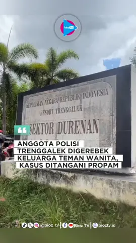 Sebuah video yang memperlihatkan keluarga seorang perempuan menggerebek anggota kepolisian di Trenggalek viral di media sosial dan memicu perbincangan publik. Keluarga teman wanitanya menggerebek anggota Kepolisian Sektor Durenan berinisial TM di rumahnya pada Minggu (19/10/2025) pagi. Momen dramatis ini terjadi ketika seorang anak perempuan berusia 13 tahun datang bersama keluarganya untuk mencari ibu kandungnya. Mereka menemukan sang ibu berada di dalam rumah TM. Propam Tangani Kasus, Kapolsek Tegaskan Bukan Asusila Kapolsek Durenan RM Sagi Janitra membenarkan penggerebekan tersebut dan memastikan Propam Polres Trenggalek turun langsung ke lokasi untuk menangani kasus ini. #penggrebekan #oknumpolisi #polsekdurenan #polrestrenggalek #propampolres 