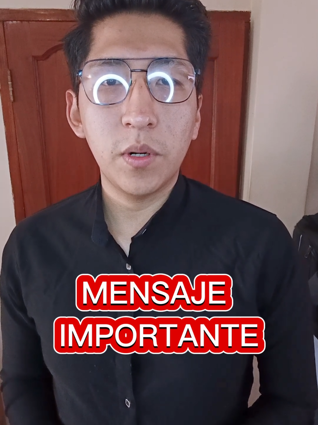 ASUMIRE EL ROL QUE USTEDES ME DIERON como joven quiero hacer pública mi intención de asumir el rol de defensa de la verdad y la libertad de expresión que me ha confiado la ciudadanía y aquellos que me siguen  existen demasiadas irregularidades en la segunda vuelta electoral en Bolivia  entre tuto quiero ver Rodrigo pasa la tendencia era demasiado Clara hacia tutú Quiroga y se produjo un corte de una hora en el tribunal supremo electoral igual que en el año 2019 además de que hay varias denuncias de sobres y maletas electorales conteos de votos amañados y volcados  conmigo a toda la generación a utilizar responsablemente Y de forma pacífica el derecho a la protesta pero a no quedar en silencio frente al atropello que está intentando realizar el izquierdismo el socialismo y los nuevos masistas que son el pdc  incluso me llegó información interna de que en el conteo interno de Rodrigo paz con el pdc la alianza libre estaba siete puntos por encima y ni ellos se la creyeron totalmente cuando el tribunal supremo electoral después del corte de energía que ahora niegan los diera como ganadores  no bajemos la cabeza miremos hacia el frente con orgullo y con responsabilidad con la certeza de que esta generación no se va a dejar pisotear - Pablo Quispe 
