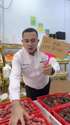 Ada yang belum pernah makan buah leci?#fyp #fypage #foryou 