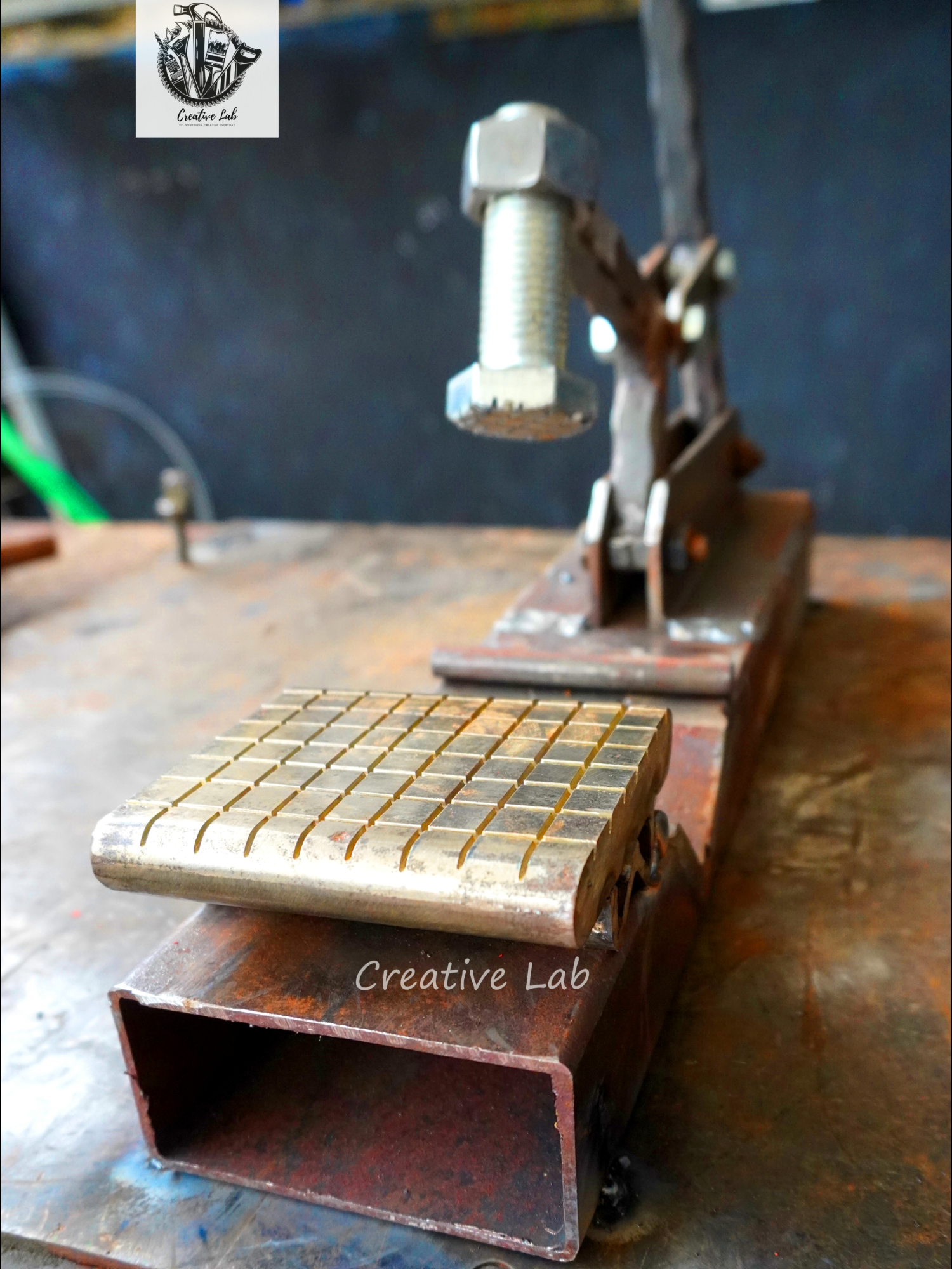 This Homemade Vise Clamp Might Be Better Than Store-Bought #inventions #vise #clamp #hack #metalworking #metalworker #welding #satisfying #fabrication #BritishDIY #UKDIY #lifehacks
