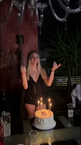 @Valentina Clerici sweetest cake ever🎀✨✨✨ #ericette #birthdaygirl #cake #birthdaycake 