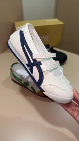 Restock lagi yang paling dicari cari #fyp #flatshoes #sepatuwanita #sneakers 