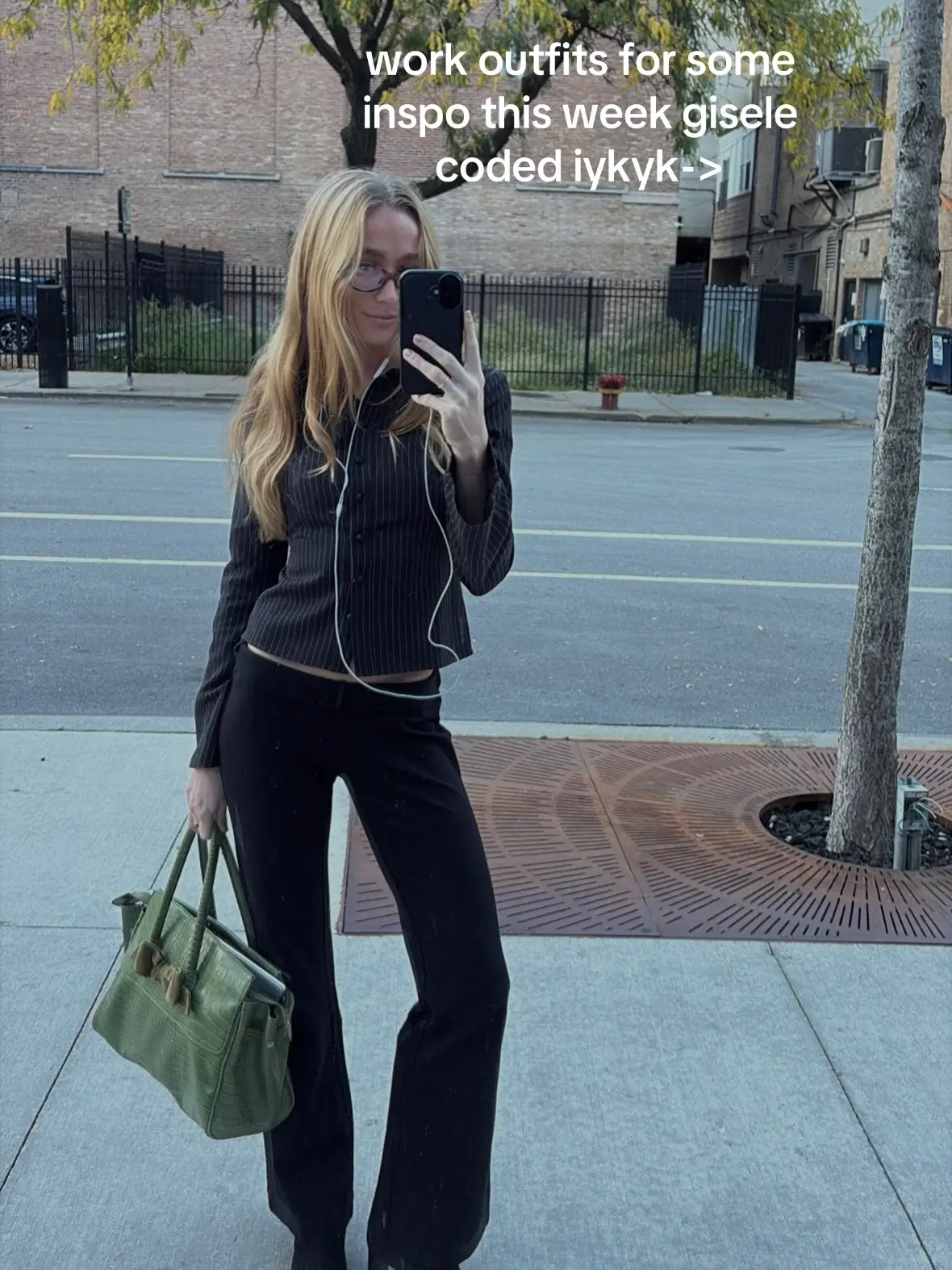 Quick work outfit inspo for this week #workinginchicago #officeoutfit #officeoutfitinspo #workootd 