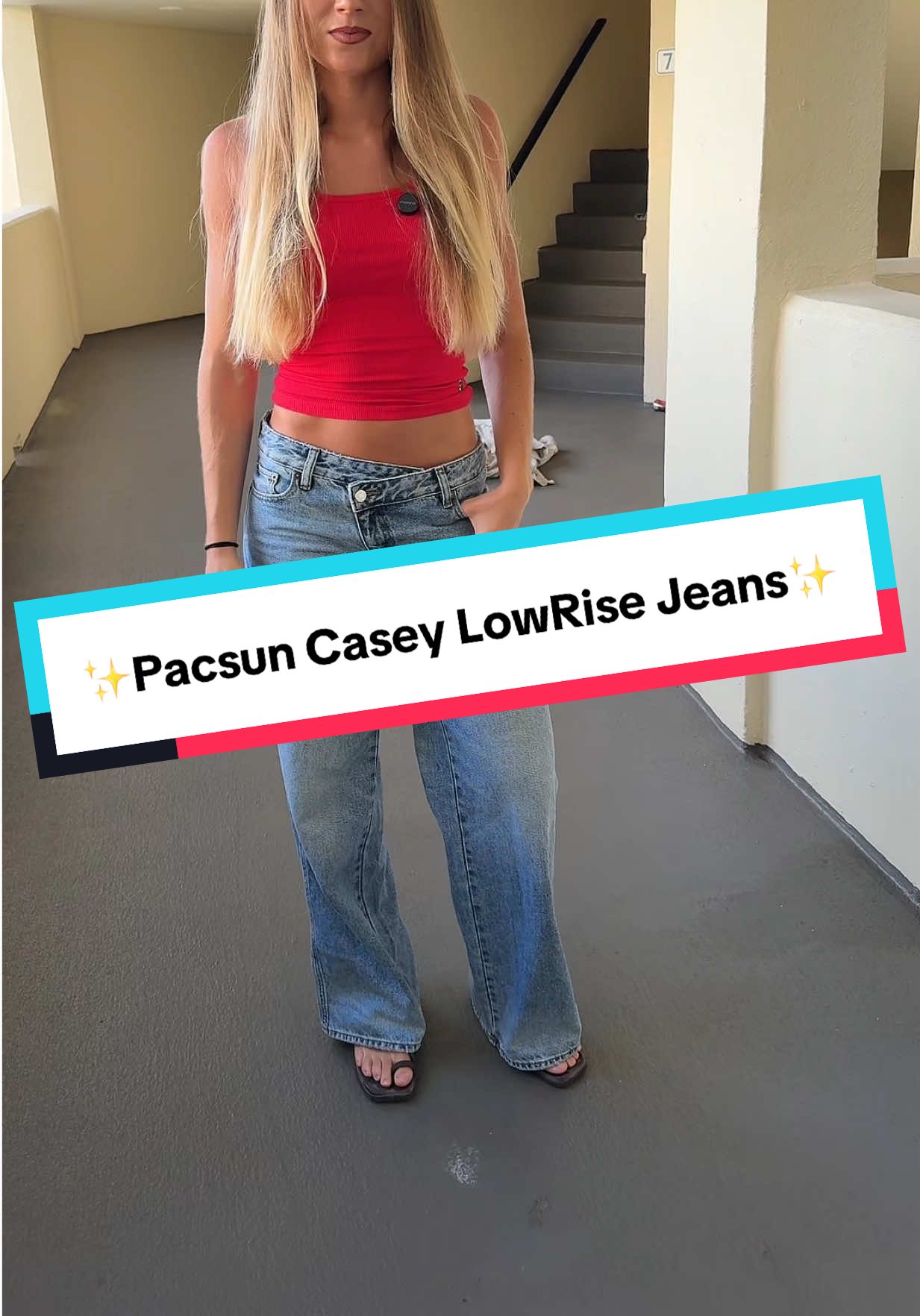 These jeans give you the best of both worlds: slouchy, laid-back fit with a snatched, asymmetric waistband that flatters without trying too hard. Pair with your go-to basics and you’ve got an outfit that always hits. #EverydayItGirl #BaggyButSnatched #FallDenimEdit #TikTokShopStyleFinds #AsymmetricalWaistJeans