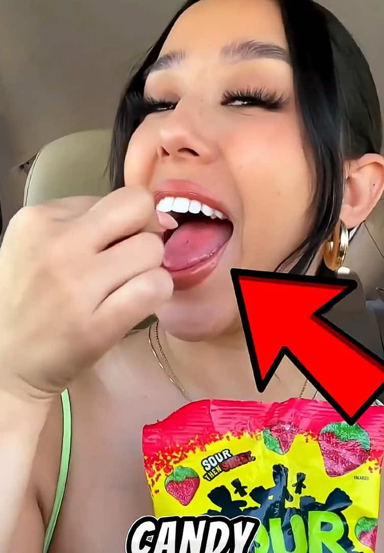 SOUR PATCH KIDS 🧒 UNDER MICROSCOPE 🔬😱#sourpatchkids #candy #microscope #fyp #viral 