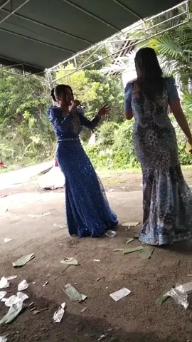 mass gelang kalung wes tak dolli..🤣🤣