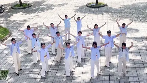 “Chăm Hoa” cùng chúng mình nhéeeee 🌼💐| dc: @Tô Châuu  #mono #dance #mungngayphunuvietnam #SoD #fyp 