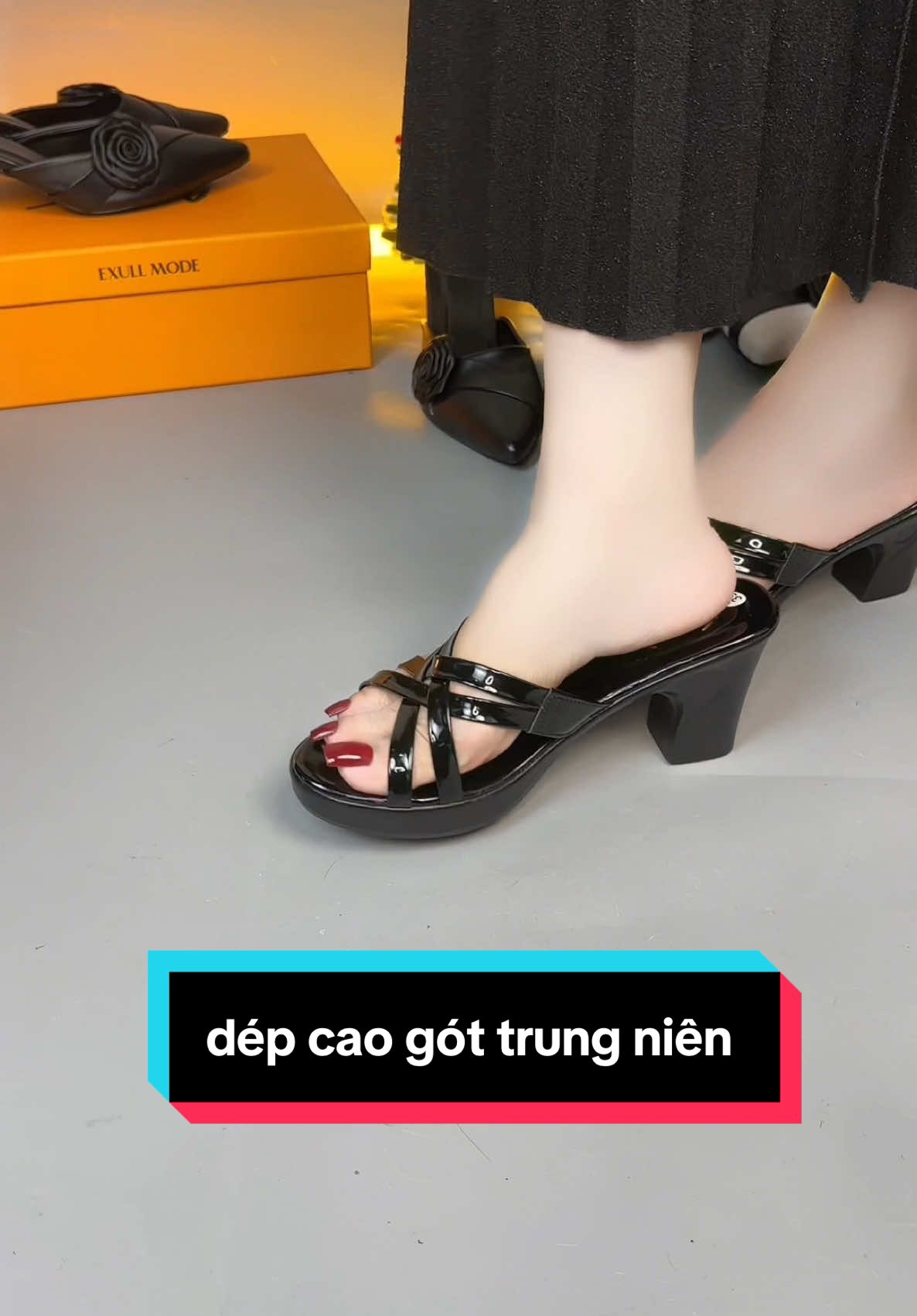 dép cao gót tặng mẹ tặng bà #lunnhoxlun #deportesentiktok #uocduoclenxuhuong #uocduoclenxuhuongmộtlần #deptrungnien #xuhuongtrending #jesus #fyp #parati #onthisday #xyzbca #xuhuongtiktok #duet 