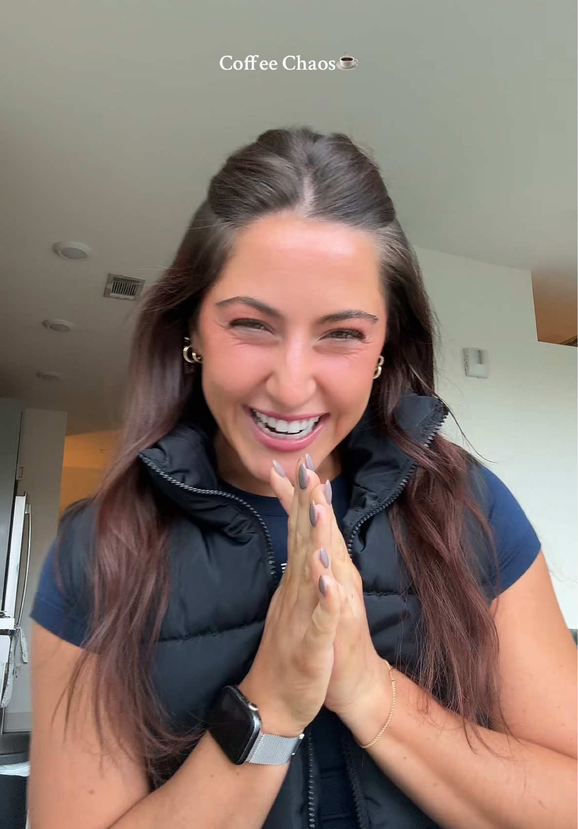 HAPPY MONDAY YOU BEAUTIFUL PEOPLE!!!🤍🤍 #coffeechaos #coffee 