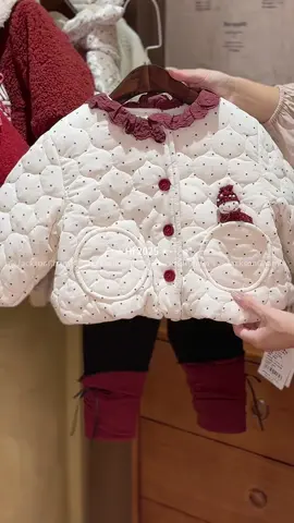 Anh ơi gió lạnh gần kề, mau mau thu xếp để về bên em 😍 #thờitrangtreem #outfit #fypシ゚viral #quanaotreem #xuhhongtiktok2022 