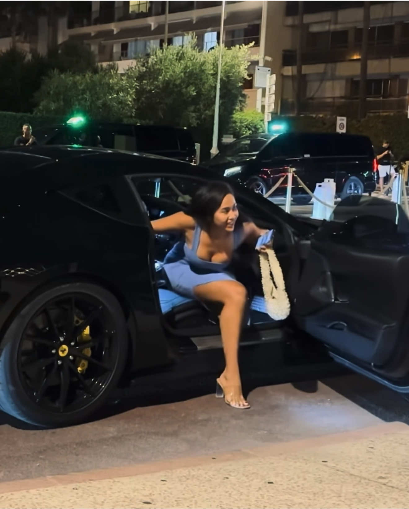 💃🏻🫣 #luxurylife #car #foyou #monaco #tttcars 