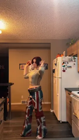 Rita’s painted pants are a sensory nightmare, but this is my favourite costume I’ve ever done #flushedaway #halloween2025 