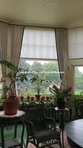 Step into the 1900s with a free 60 minute guided tour! You can see this beautiful mansion located right next to Casa Loma. 285 Spadina Rd, Toronto, ON  #TorontoLife #thingstodotoronto #torontotiktok #toronto #museum 