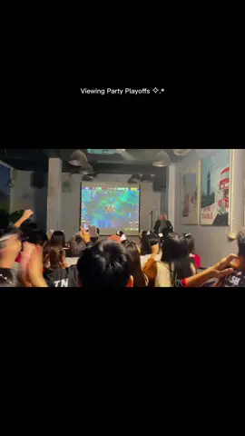 iu mọi người nhìu lắm 🙌🏻🙌🏻🙌🏻 tr ơi quá vui quá nhiệt 😀 chỉ tiếc là thua 🤡 #fptxflash #viewingparty #aogw25 #teamflash 