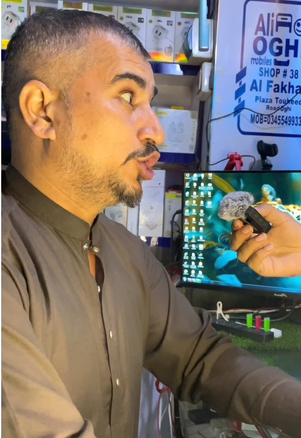 Ek or mill gia 😜😊😜 #alioghi #funny #mansehra #trendiingvideos #laughing @tiktok creators 