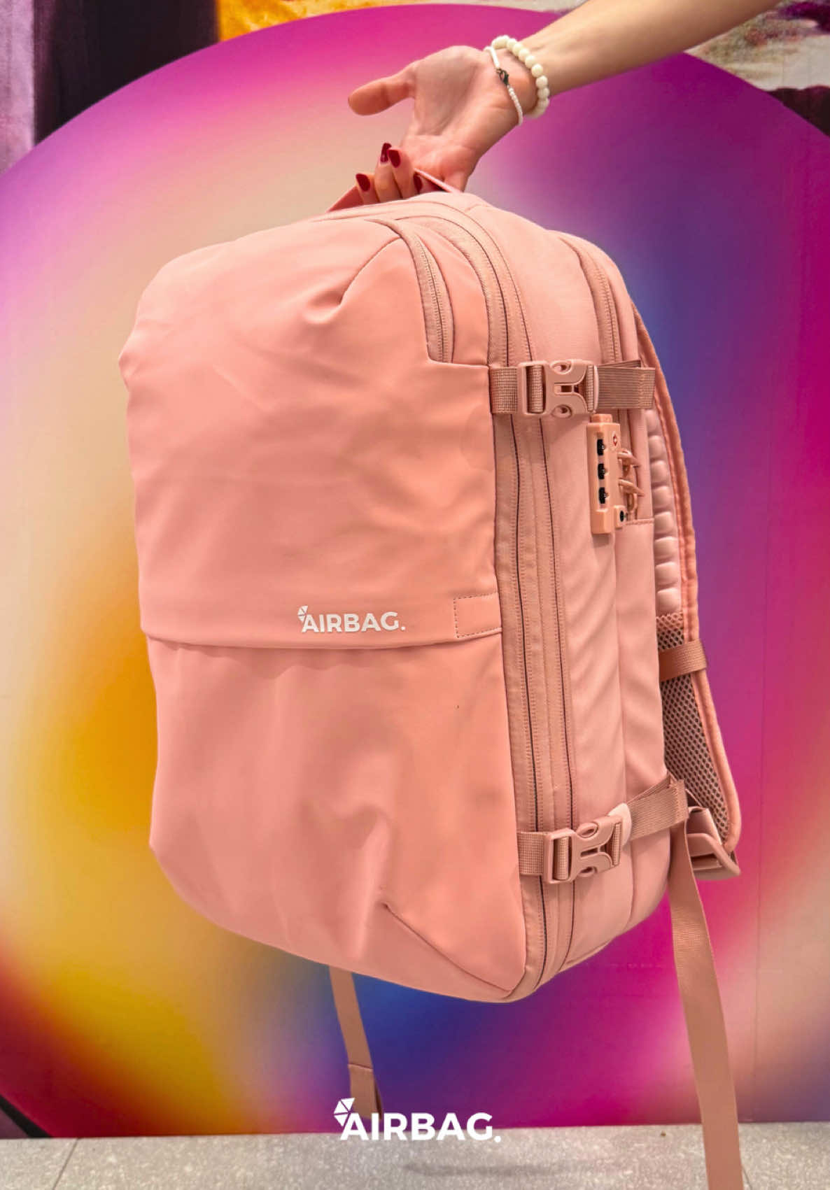 💗 Nouveau coloris pour les girls ! Retrouvez le lien en bio #voyage #easyjet #bagage 