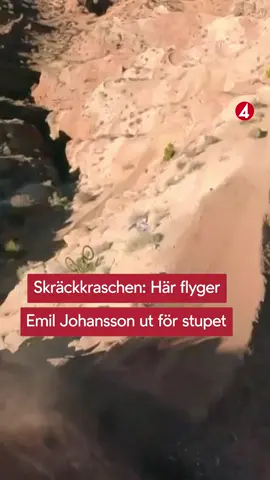 SKRÄCKKRASCHEN ❌🤯Svenske slopestylestjärnan Emil Johansson skulle ta sig ner i den livsfarliga banan i Utah. Då gick det rejält fel för svensken. Tävlingen avbröts i en timme medan en räddningshelikopter hämtade honom till sjukhus. ”Jag är på sjukhuset och allt är okej, jag kommer att uppdatera mer när jag vet mer”, skriver Johansson på sin Instagram.