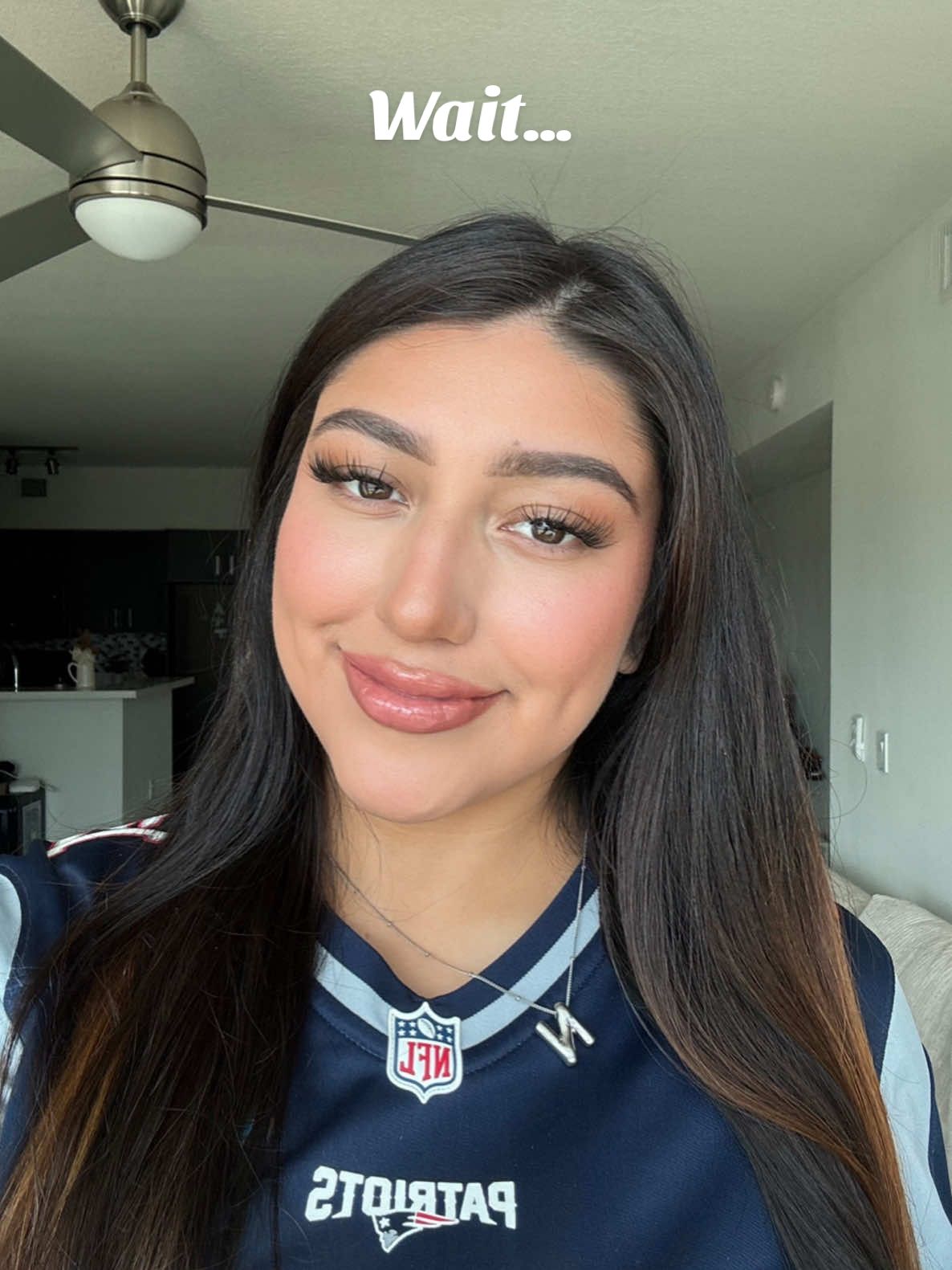 Wait… I need a minute ✨ a little birdie told me Sabrina transitions are good for the soul…(it's me)…(I'm the birdie) 🤭 #beauty #trending #makeup #lipsync #transition 