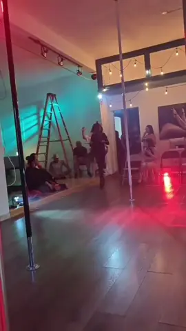 Último ensayo para el show y toca abrir el show hay q darlo todo 😍💪🫶💃