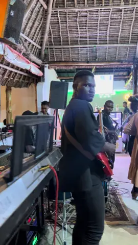 Chambua kama karanga wewee😅😅#fyp #mombasa001 #blackvelvetband 