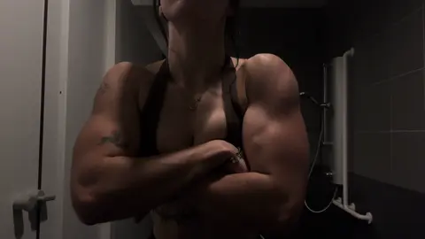 Back & biceps day #fyp #workoutmotivation #bigbiceps 