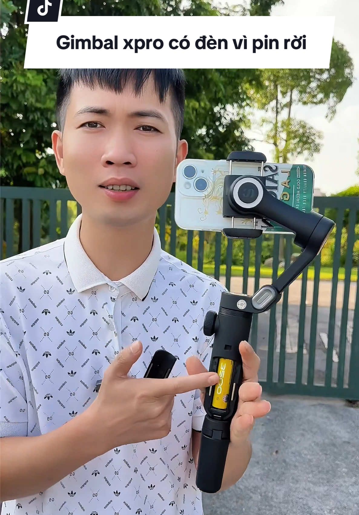 Gimbal chống rung Xpro bản có đèn và pin tháo rời cực tiện lợi#chuanmylinh #xpro #gimbalxpro #gimbalchongrung #chongrungdienthoai 