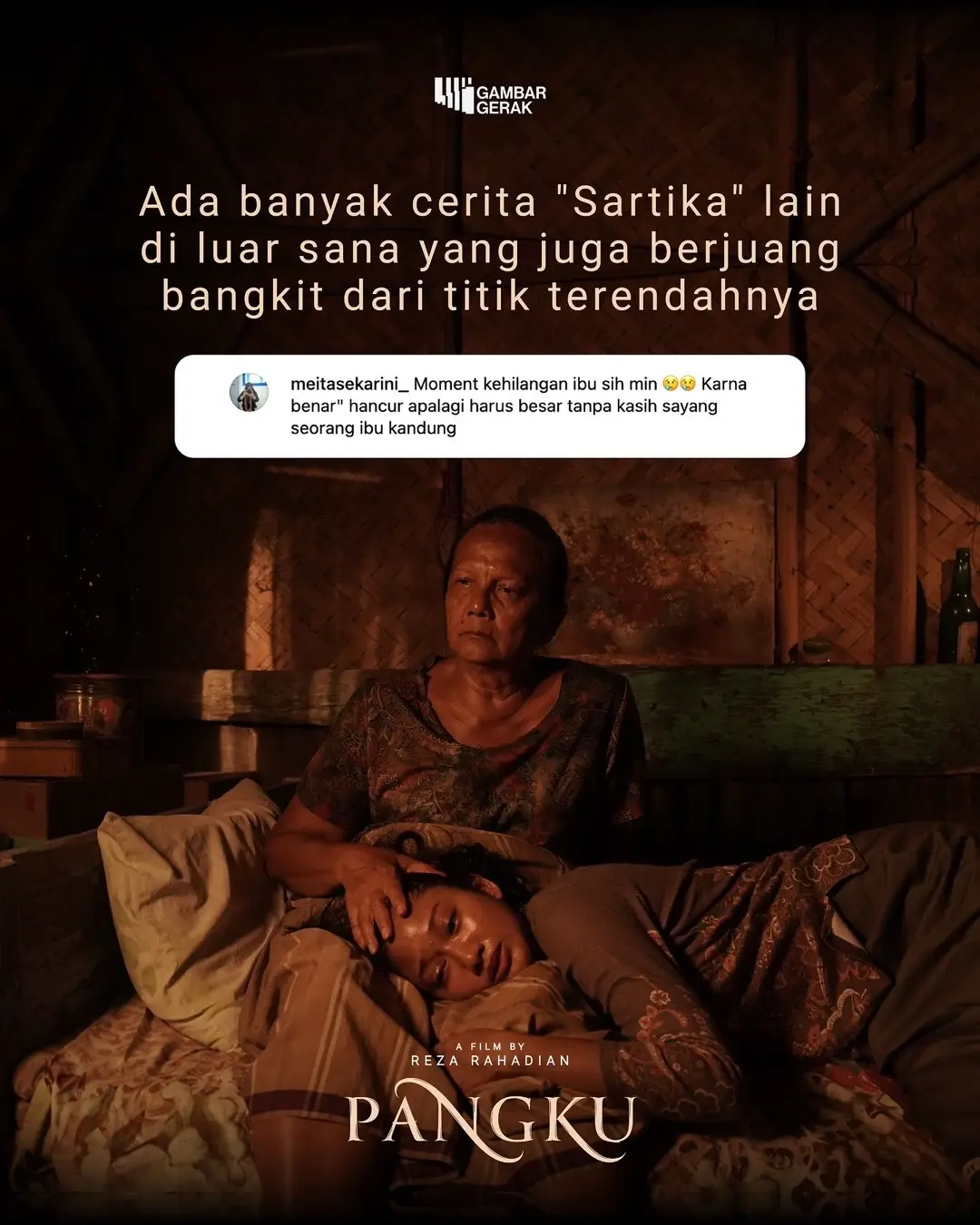 🗣️ Ini buat kamu yang: Pernah hilang arah, terpaksa terima pekerjaan 'apa saja', atau ngerasa utang budi itu lebih berat dari rantai. Film PANGKU menghadirkan Sartika, yang hidupnya diselamatkan oleh Bu Maya (Christine Hakim), sosok ibu yang menawarkan perlindungan. Tapi, kebaikan itu datang dengan harga. Bu Maya mengajarkan kita bahwa kehilangan bisa membuat seseorang jadi penyintas yang keras, bahkan tega menjebak orang lain dalam lingkaran yang sama. TIDAK ADA PILIHAN. CUMA BERTAHAN. Kalau kamu pernah merasakan pahitnya terpaksa demi keluarga, film ini adalah cerminan kisahmu. Kita sama-sama berjuang. Tonton PANGKU. Kisah ini milik kita semua. 🗓️ 6 November 2025 di Bioskop #FilmPangku #Pangku