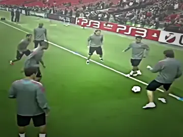 The most beautiful tiki-taka. 🤯#skills #skillsfootball #Soccer #fyp #viralvideo 