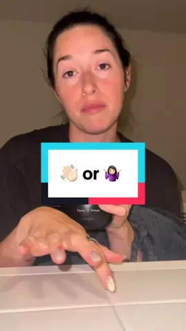 👋🏻 or 🤷🏻‍♀️  #scarystories #halloween #wouldyourather #reflection #hi  