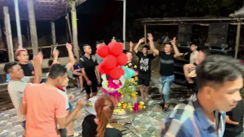 trai gái bình đẳng 🤣