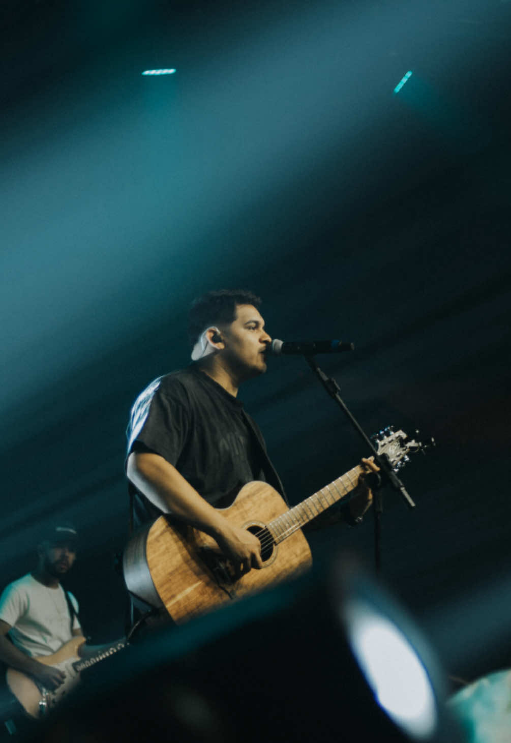 •LIBERTA-ME MIM 😭 Ministração disponível lá no canal. Corre lá!!! 🙌 @newsom_oficial  @m7producoes_ @familychurch153  #adoração #graça ##libertamedemim #jadsonmoreno #aovivo  