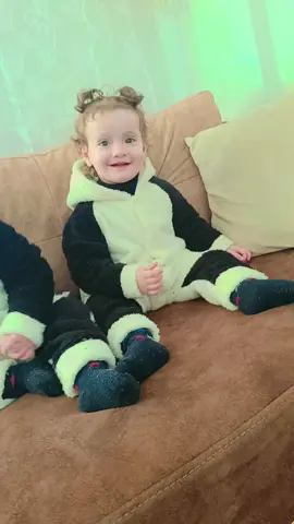 #بناتي_حياتي_وكل_دنيتي #سوريا_تركيا_العراق_السعودية_الكويت #لايگ❤️🎶_ومتآابعهہ❤️ #حطولي_قلب_احمر❤ #اگسبلوہہر______🎧🎶 خليلي اميراتي 