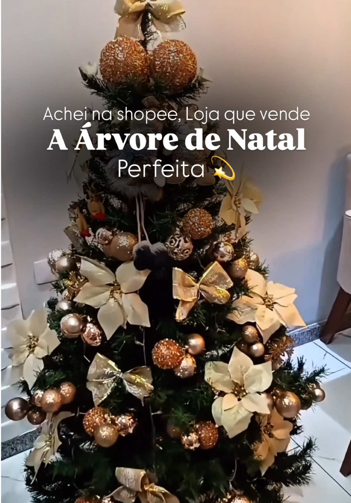 🎄 Árvore de Natal Verde Tradicional Luxo — cheia, elegante e perfeita para uma decoração festiva luxuosa neste Natal! ✨ 👉 Garanta a sua e transforme sua casa em um verdadeiro cenário natalino! 🛒 #shopee #comprasnashopee #comprasonline #arvoredenatal #natal 