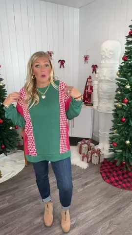 Christmas is rolling in HOT! #sizeinclusive #fyp #christmasfashion #oversizedshirt 