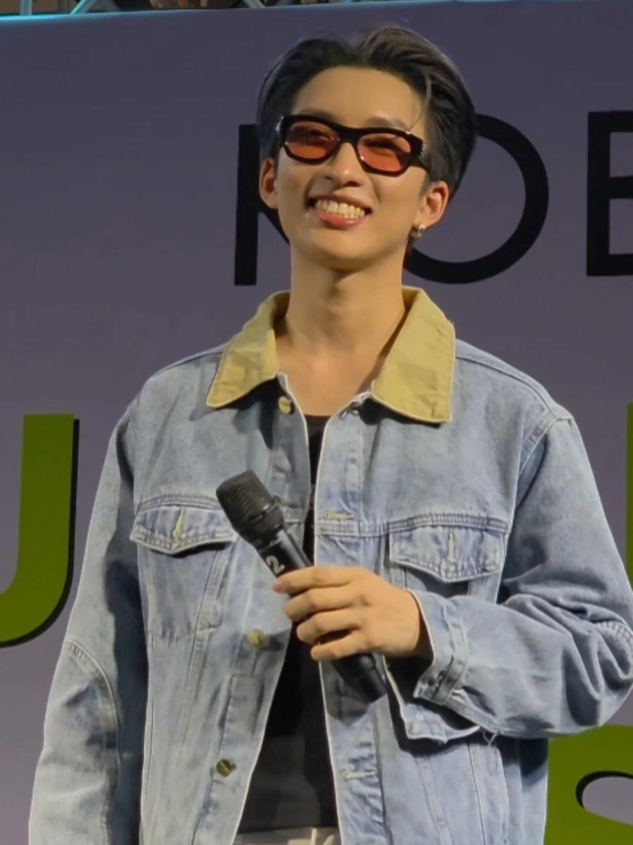 วันที่ 23 ตุลา เด็กดีจะตื่นเช้า เขียนคิ้ว ไดร์ผม และรีดเสื้อ ไปหาทุกคนนะคร้าบบบบ มาเลี้ยงน้องโนอึลกัน~ 👶🍼🤏@Noeul #Noeulnuttarat #MagentaBoy 