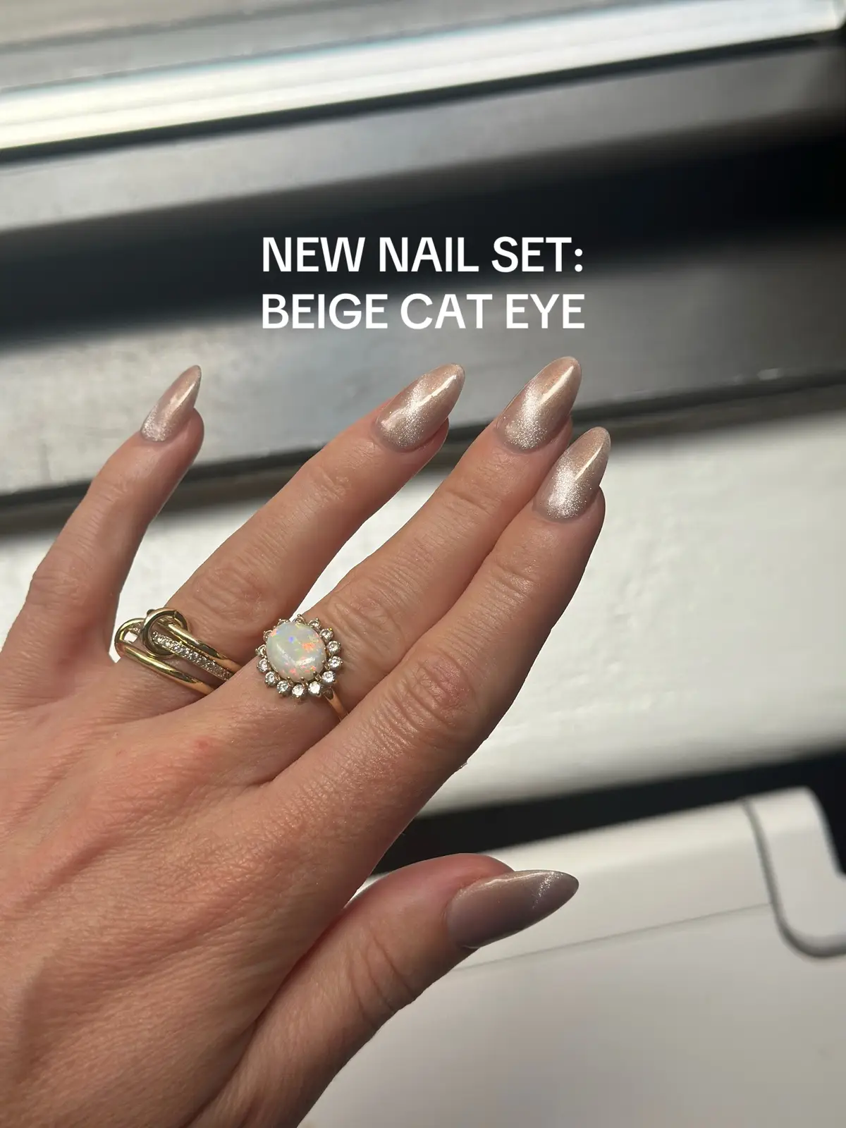 I cannot get over the cat eye trend! It looks great with dark colors, but I wanted to try with a beige as well. Obsessed! #cateye #nailtrend #cateyenail #beigenails 