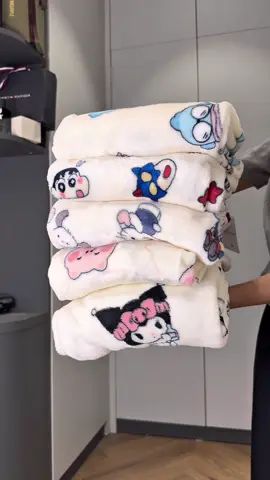 Mặc gì để vừa ấm vừa xinh cho mùa đông này? #quanlong #sometimeofficial #quanhellokitty #shin #kuromi 