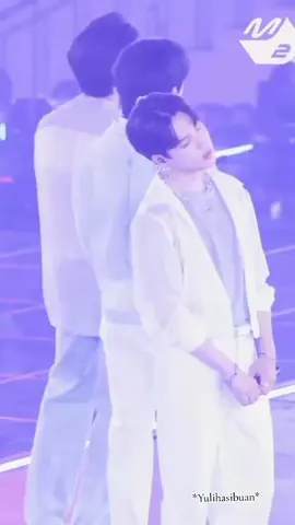 Tonton sampai selesai 🤣🤣Ayang jimin dimana pun bisa bobo ya😍🤣#btsarmy #bangtan #bts_official_bighit #fyp 💜