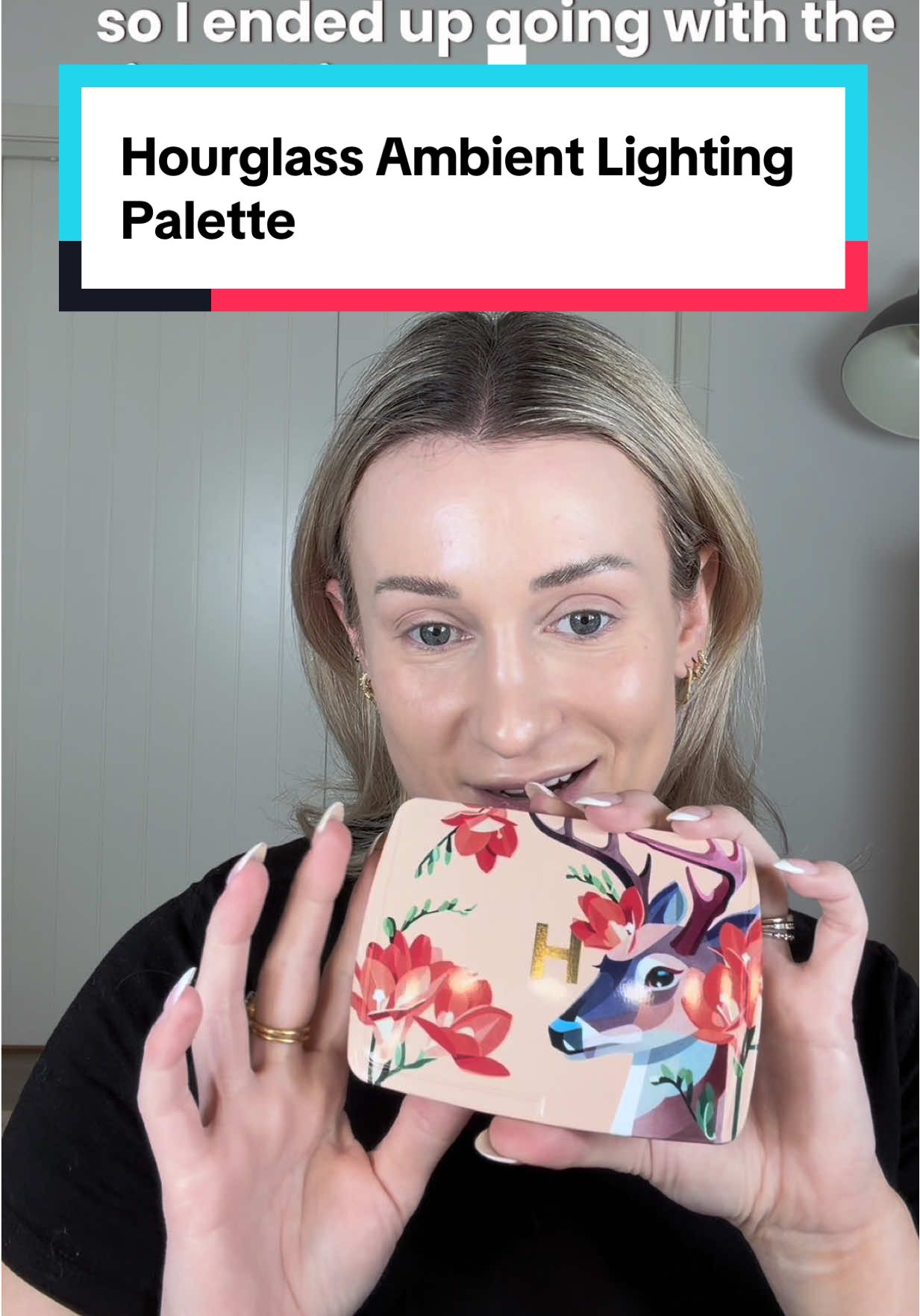 Trying on the @Hourglass Cosmetics Ambient Lighting Edit Unlocked Deer palette. It’s still available on Cult beauty ❤️❤️❤️ #hourglasscosmetics #ambientlightingeditunlocked #deerpalette #holidaymakeup #limitededition 