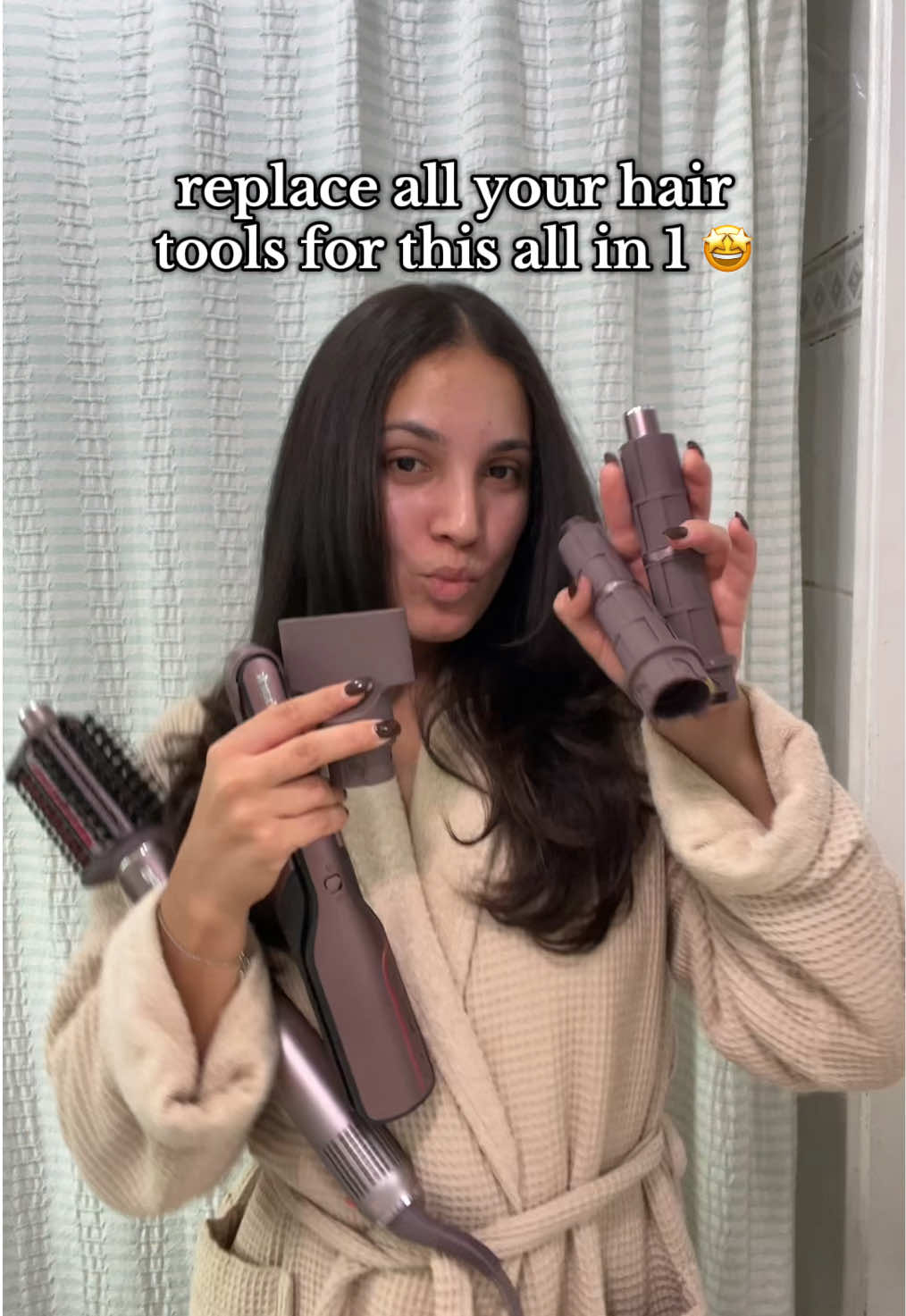 The shark FlexFusion has all the attachments you need & you get free shipping too👀🎁🤭 #sharkflex #sharkflexfusion #athomeblowout #hairtools #tiktokshopblackfriday 