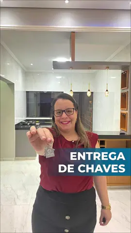 🎉🔑 A chave do sonho nas mãos! O momento mais esperado chegou! 💖 Ver o brilho nos olhos de quem recebe as chaves da nova casa não tem preço 🏠✨ Gratidão por fazer parte dessa conquista tão especial! 🌟 ⠀ #EntregaDeChaves #SonhoRealizado #NovaConquista Creci: 036663-J