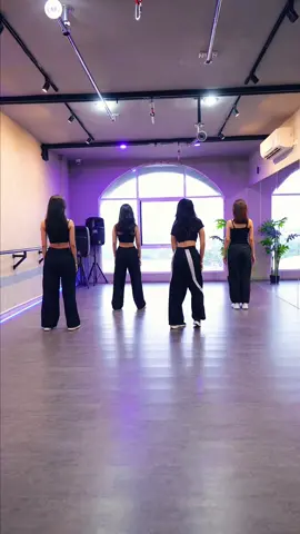 What u know about us? Drop comment below ⬇️ #pasdance #bombshell #whatuknowboutme #dancer #dancerjakarta 