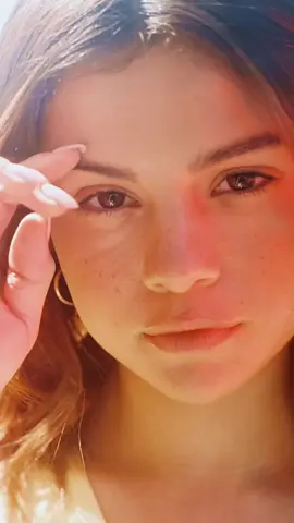 OMG 😱#Revival #selena #selenagomez #selena_edition  #TaylorSwift @Selena Edition 