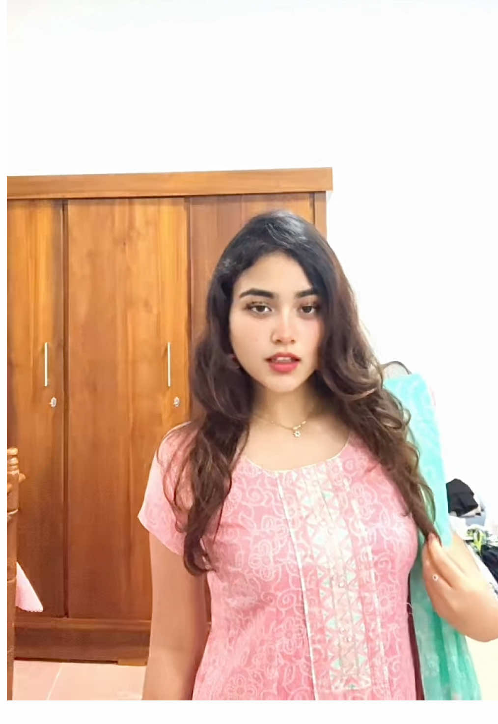 Chuttak chuttak balanna ma diha🙂‍↔️💋 #srilankan_tik_tok🇱🇰 #fypシ゚viral #fypシ゚ 