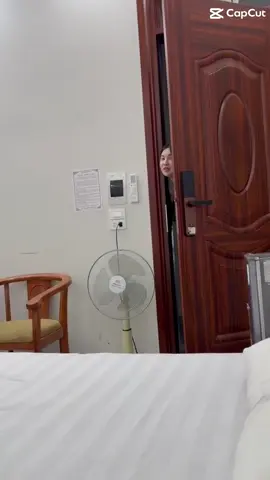 #Ak tính khí nào lại gặp em 😂